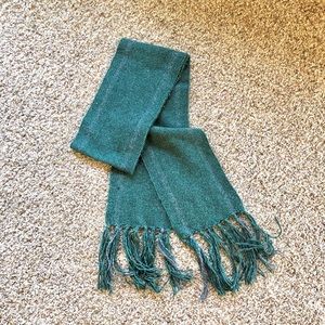 NWOT Hand woven green scarf